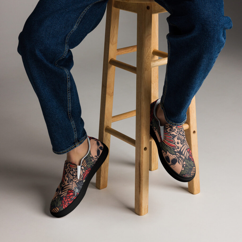 Moth Skulls Men’s slip-on canvas shoes
